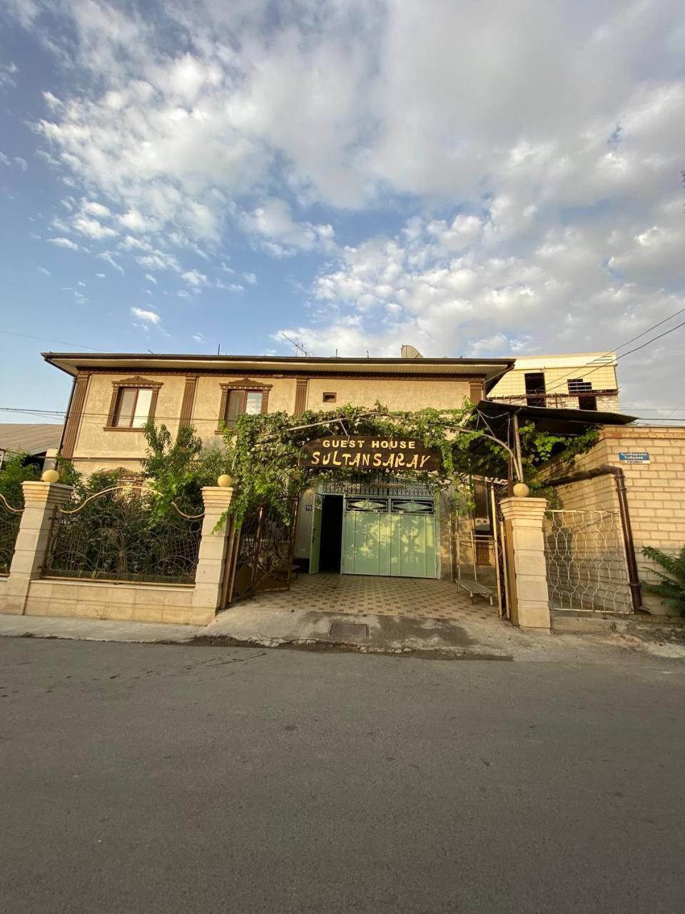Sultan Saray Hostel Oş Exterior foto